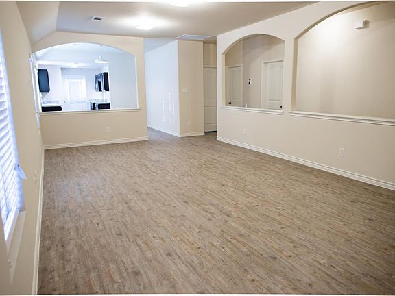 2nd image of 1606 E Cardinal Dr