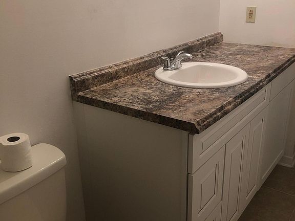 3rd image of 4184 Mount Vernon Ave #0