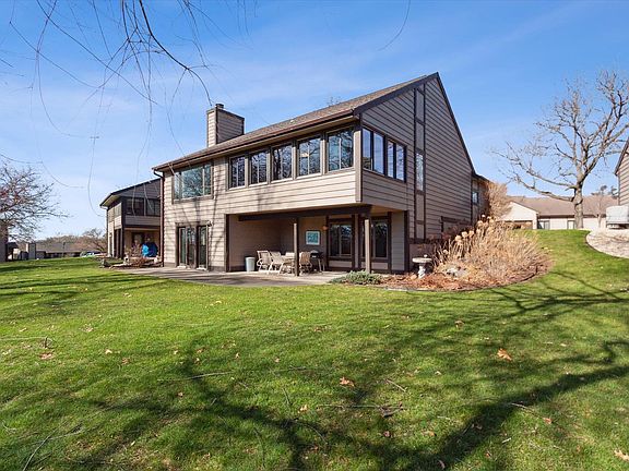 3rd image of 408 Clearview Ct