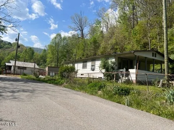 3179 Ely Pucketts Creek Rd, Pennington Gap, VA 24277