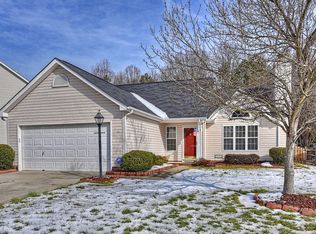 4116 Huntmeadow Dr, Charlotte, NC 28269