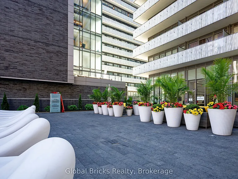 42 Charles St E #2509 — Photo 26