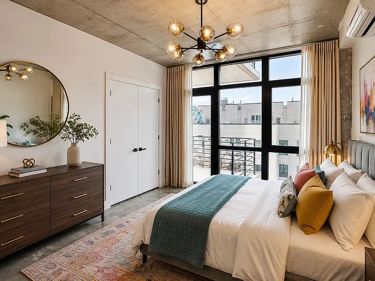 27 Montrose Ave #4J — Photo 11