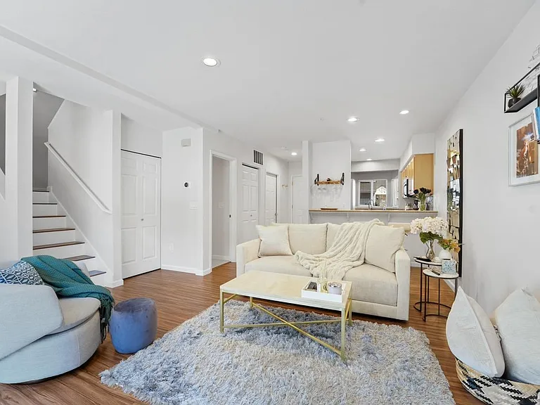 465 Queen Ave NE #403 — Photo 9
