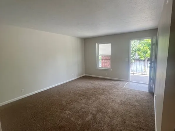 326 Battle Ave APT B13, Murfreesboro, TN 37129