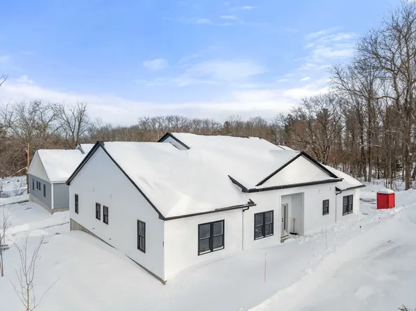 9 L Stevens Rd #A, Charlton, MA 01507