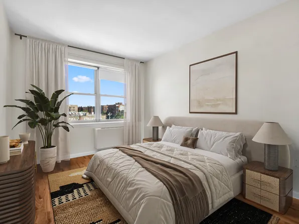 41-02 Queens Boulevard image 2 of 6