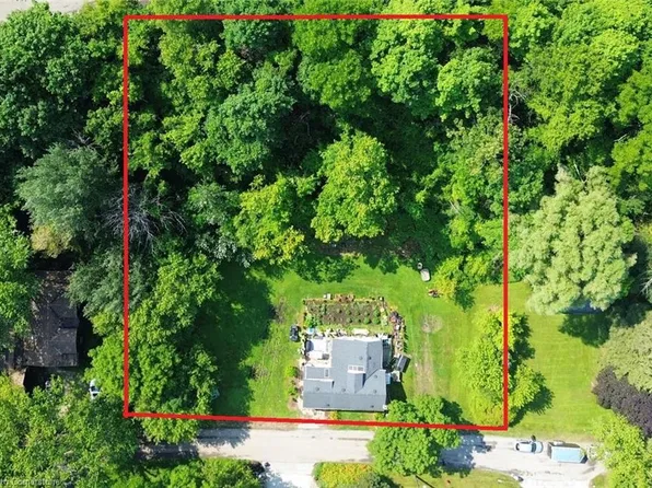 628 Mill St, Hamilton, ON L9G 3G5