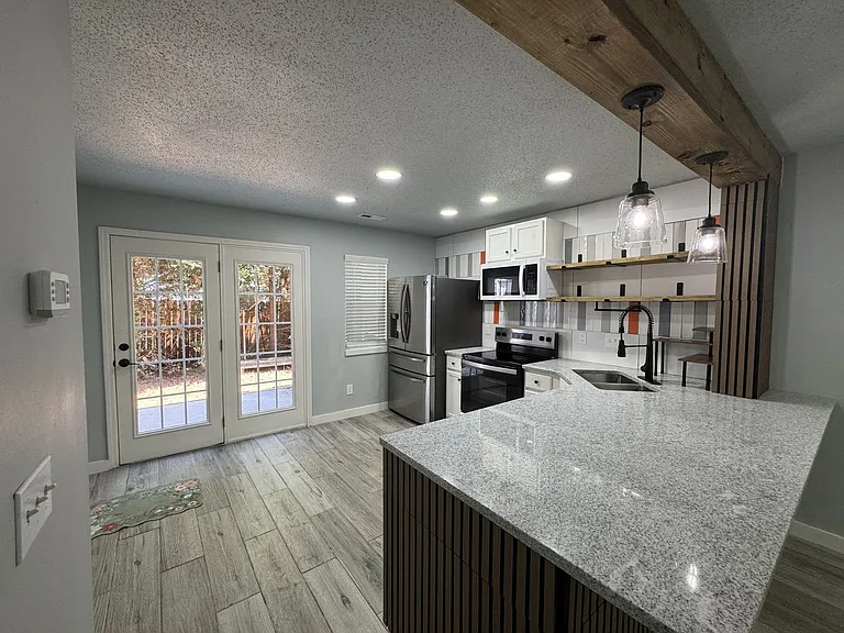 108 Bridford Pkwy — Photo 4