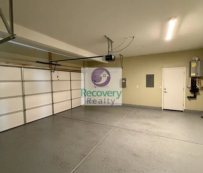 621 Tower Ct — Photo 5