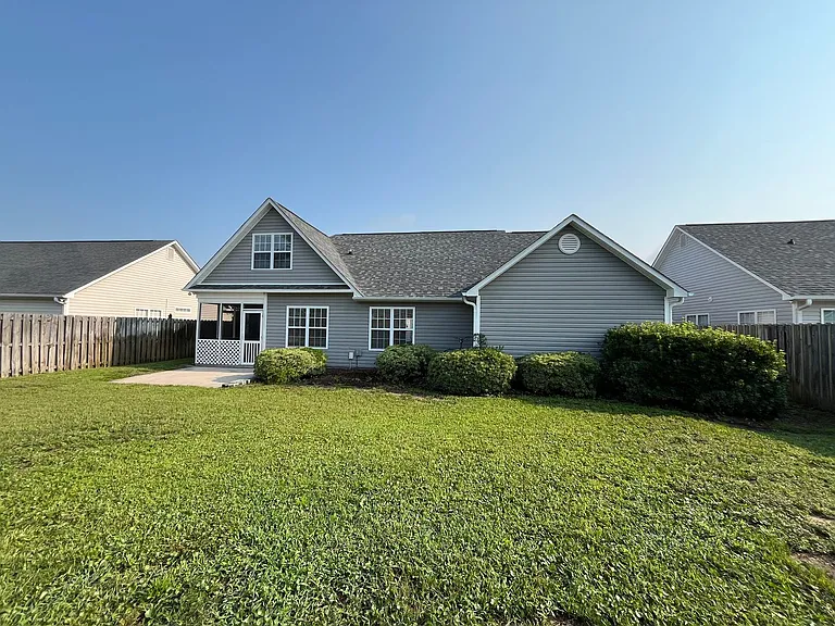 642 Hillside Dr — Photo 37