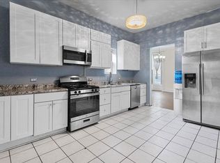 229 S Racine Ave APT 1, Chicago, IL 60607
