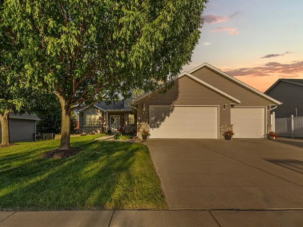 1205 Amber Ln, Faribault, MN 55021