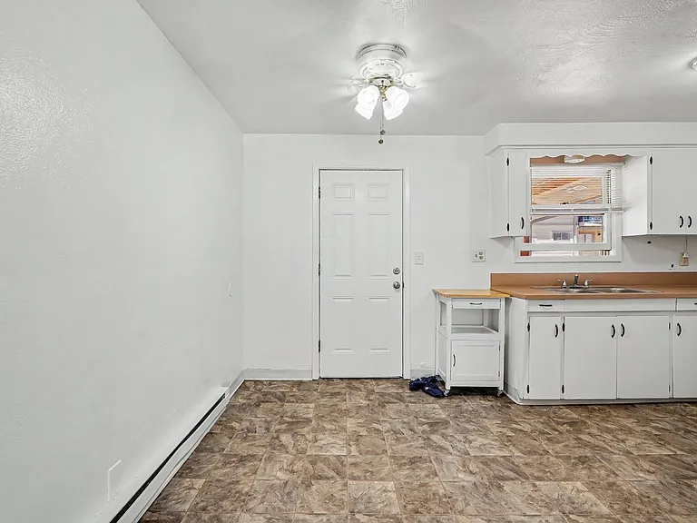 2519-2521 Hyde Ct SE — Photo 9