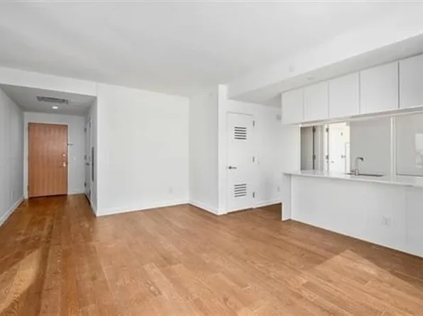 99 Hudson Street image 11 of 30