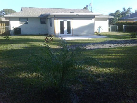 3rd image of 264 SE Ray Ave