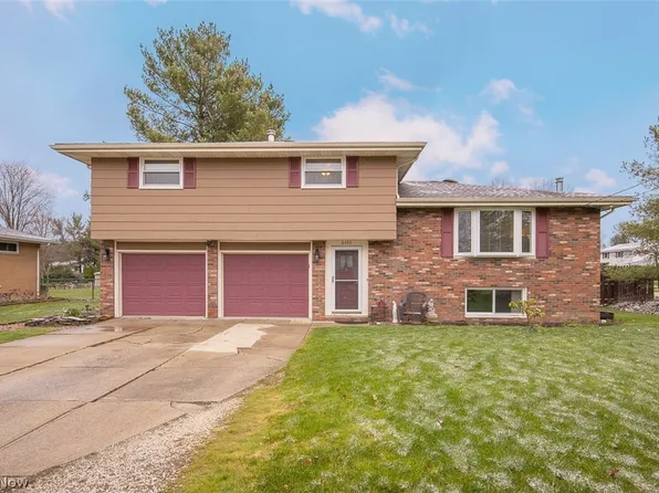 8493 Webster Rd, Strongsville, OH 44136