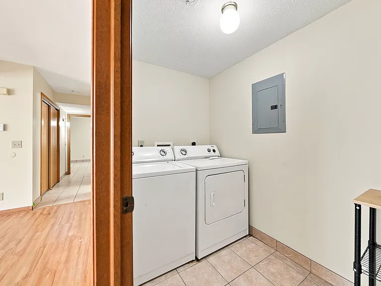 2264 Y St #1 — Photo 2