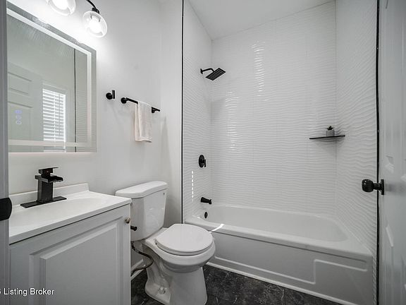 4th image of 1325 Lillian Ave