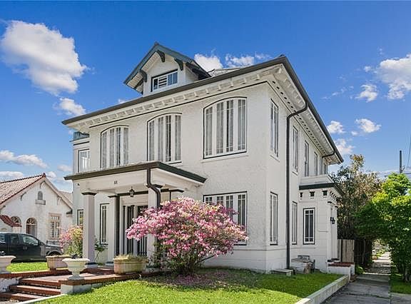 2nd image of 2525 Broadway St