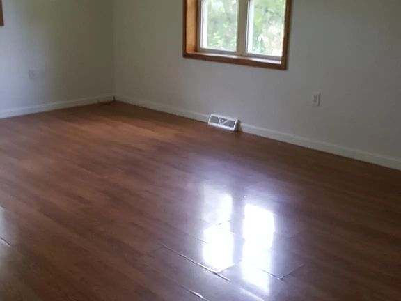 2nd image of 5628 Glenview Dr #1
