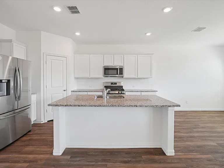 846 Sitwell Dr — Photo 6