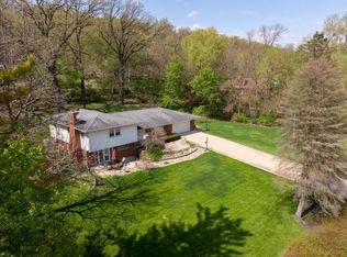 1048 Oak Ln, Algonquin, IL 60102