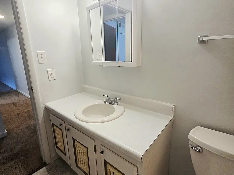 2201 Hollingsworth St #3C — Photo 24