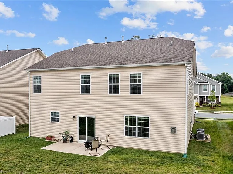 254 Sapphire Rd — Photo 4