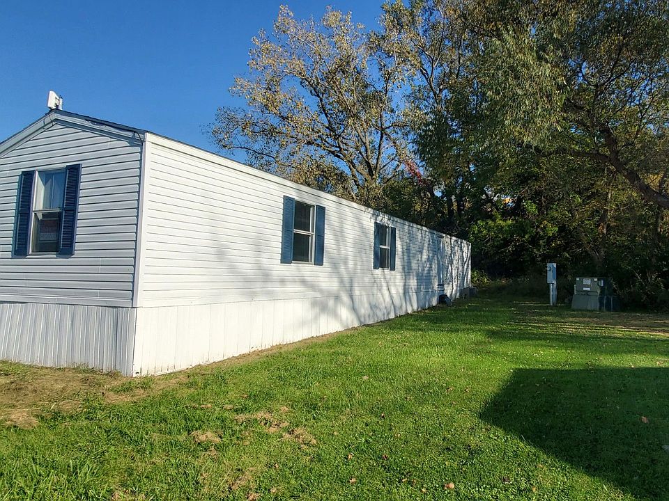 1st image of 15642 Lewis Rd #10