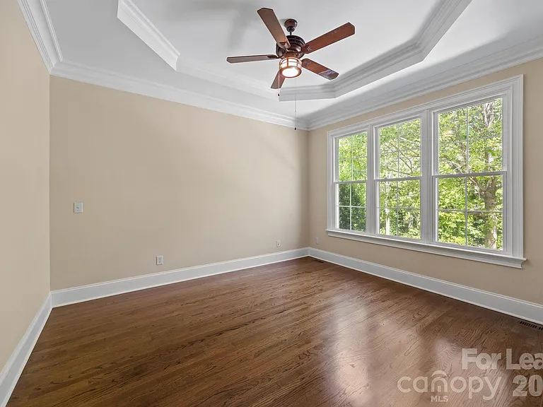 11938 Bradford Park Dr — Photo 6