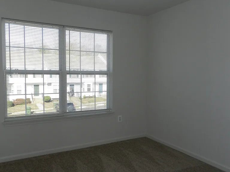 105 Merrill Ct — Photo 10