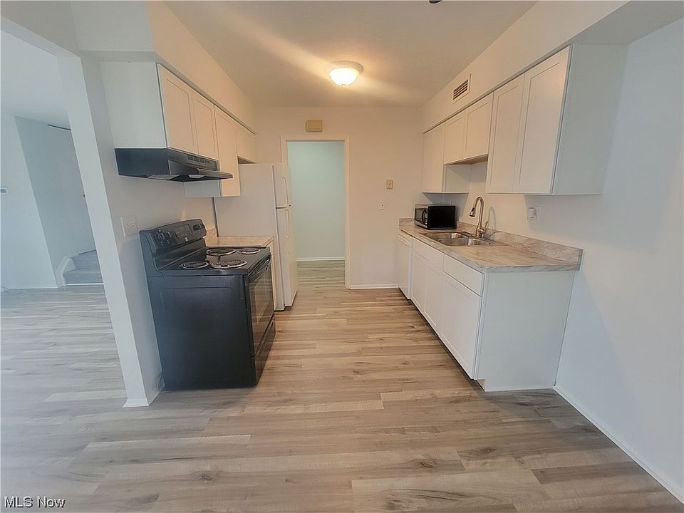 6559 Engle Rd Brookpark OH Zillow Apartments for Rent in Brookpark