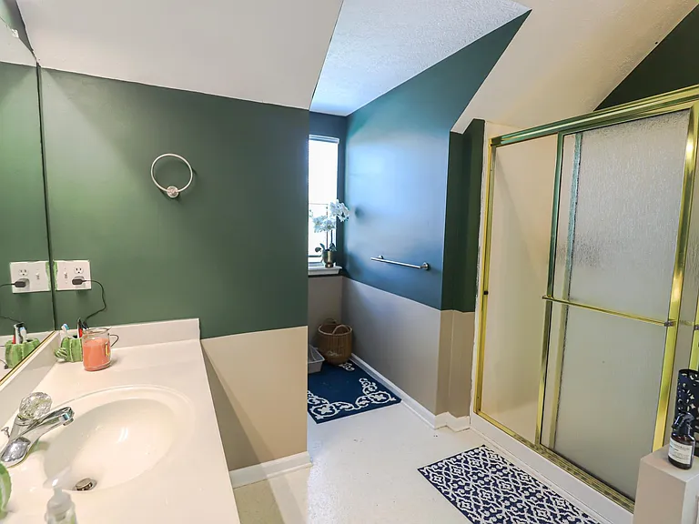 3007 Saint James Pl — Photo 17