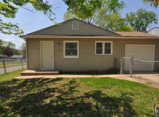 3141 SE Emerson St, Topeka, KS 66605