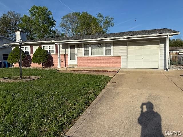 1st image of 2734 Arrow Heights Dr