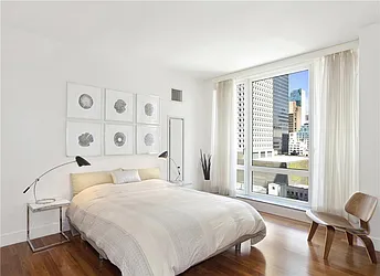 Rented by R New York