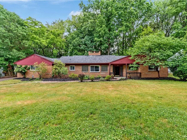 3088 E Edgerton Rd, Silver Lake, OH 44224