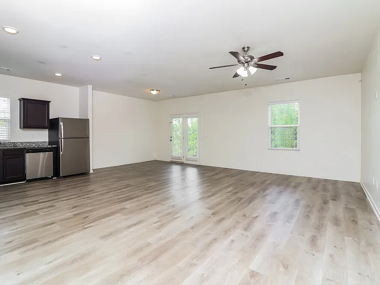 7261 Lacey Dr — Photo 4