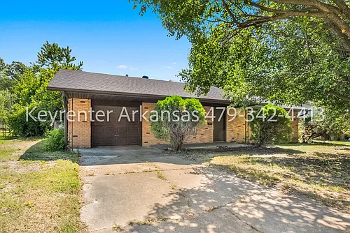207 Carlton St Photo 1