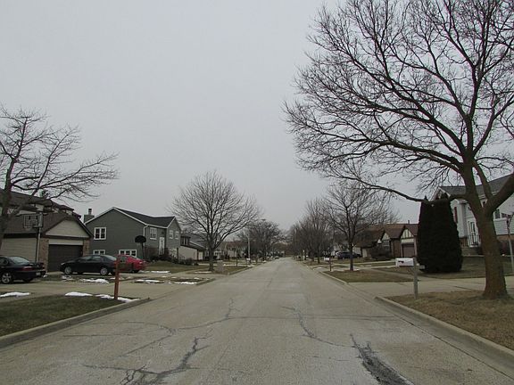 4th image of 1210 Dorchester Ln