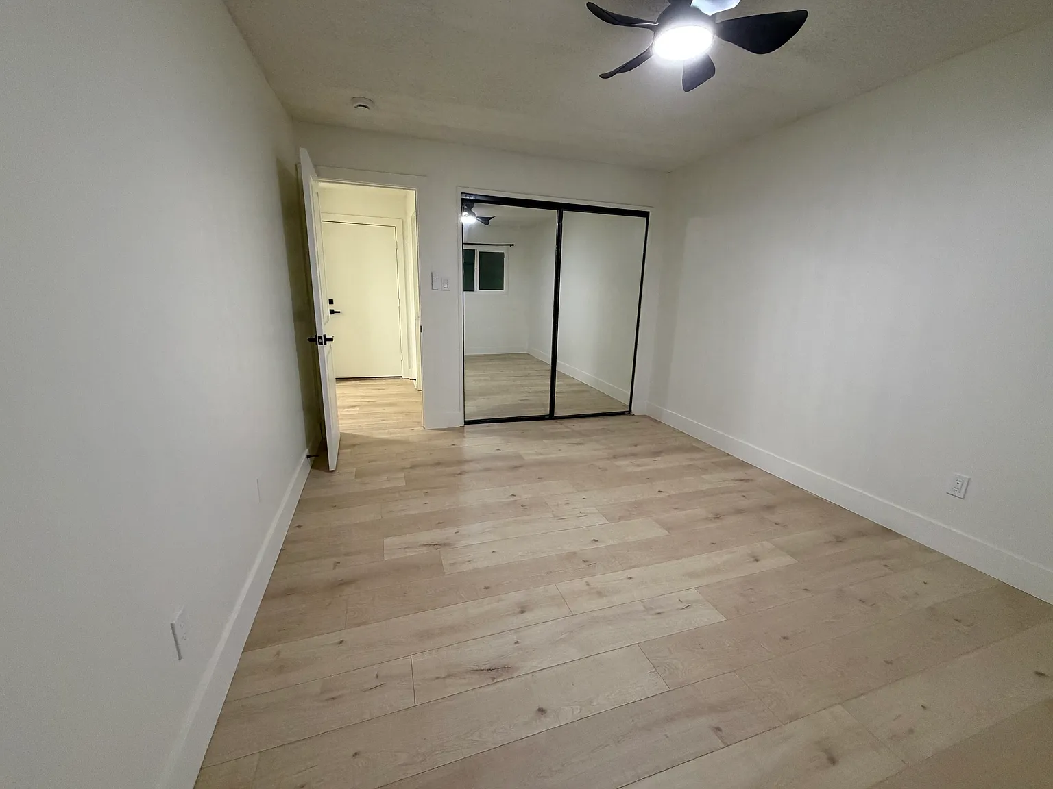 2 bed, $2,995 — Photo 4