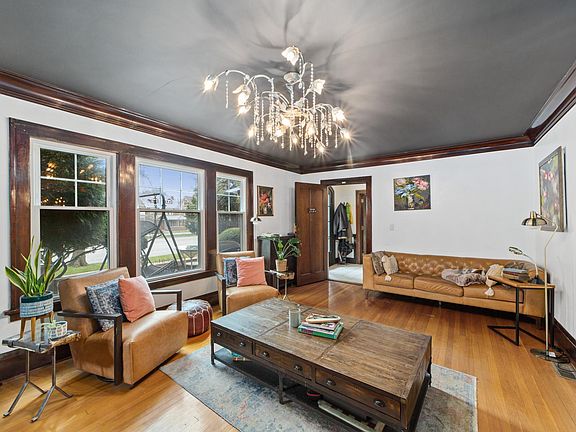 3rd image of 9410 Clifton Blvd #1