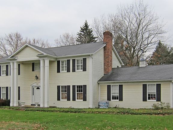 4th image of 1416 Drake Dr