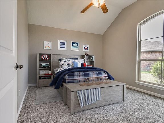 3rd image of 3005 SW 135th Ter