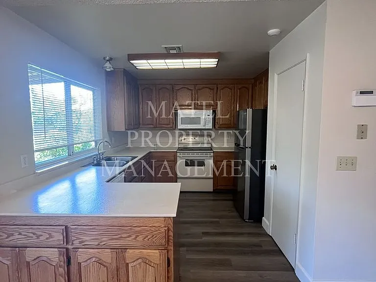 630 Newcomb Ave — Photo 5