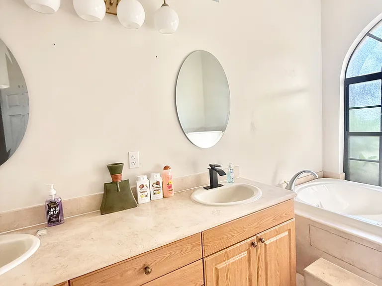 7 NE 17th Pl — Photo 71