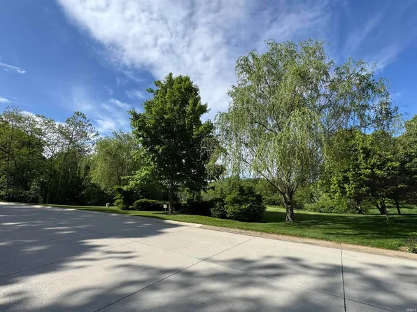 525 Shady Creek Dr, Lafayette, IN 47905
