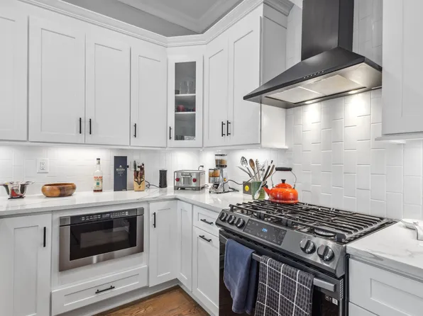 218 Hancock Avenue image 6 of 36