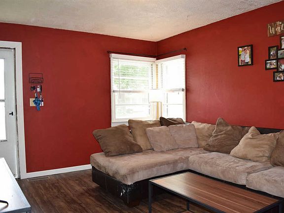 2nd image of 1762 Edson Ave